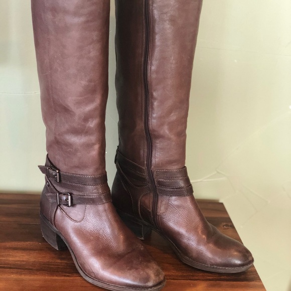 Leather tall boots - Picture 2 of 8